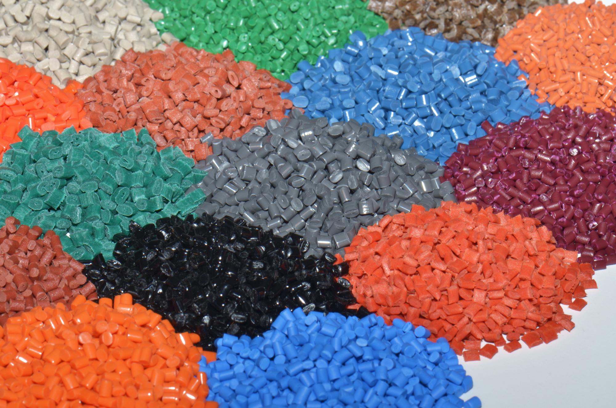 Naša proizvodnja plastičnih izdelkov ima več kot sto artiklov